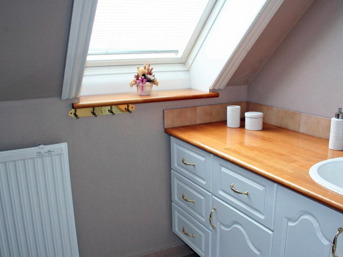 4 Person Holiday Home In Allinge Esterno foto